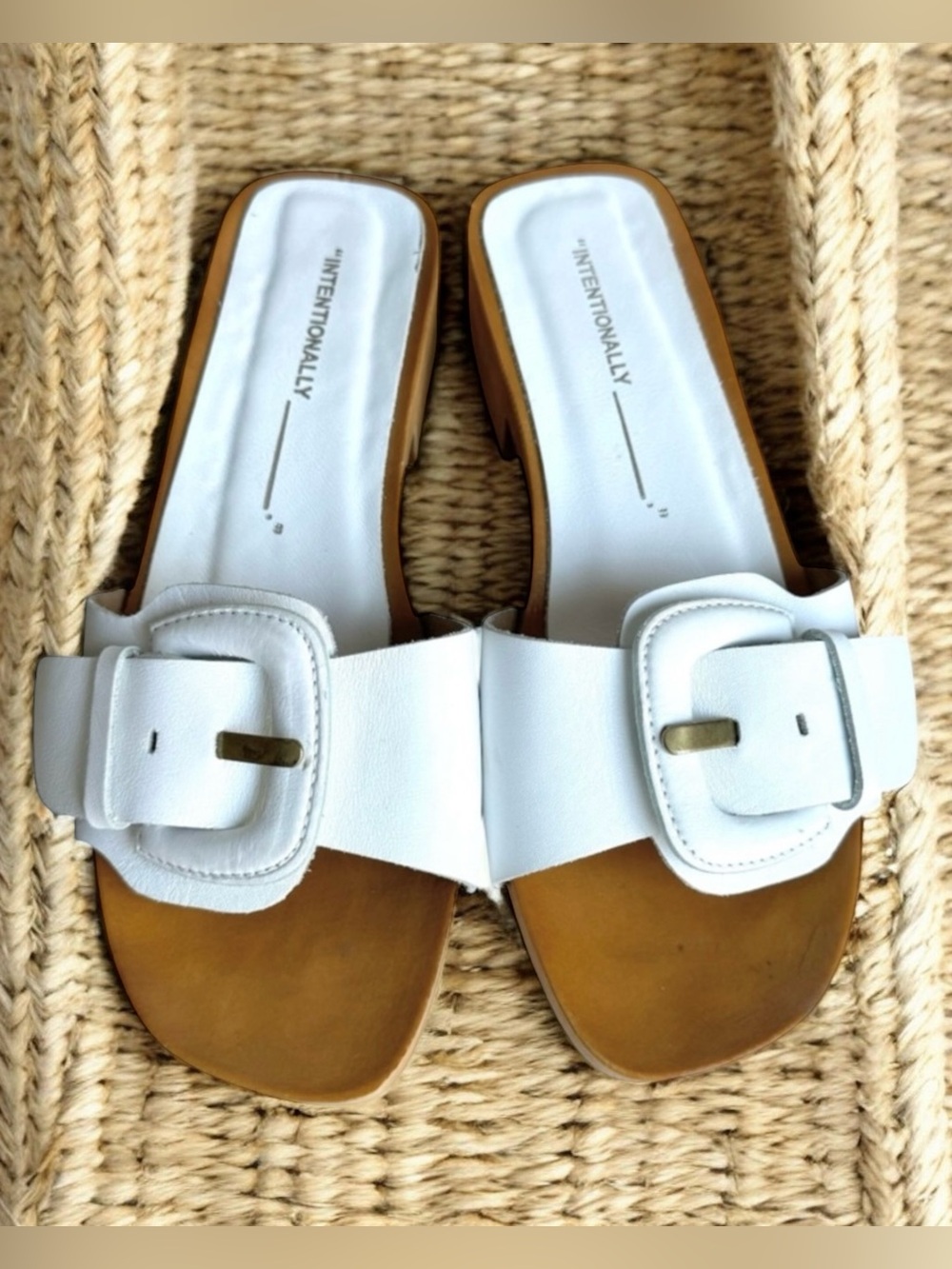 Intentionally Blank Mar Clog Sandal White Leather